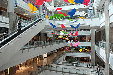 七月电子厂沟厕卫生标准：未来工厂清洁新体验，赛博清洁工2077今日正式上线