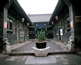 青少年业余自由管:霓虹夜幕下的速度传奇,车库经营与街头狂飙的极致碰撞-2