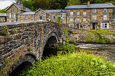 必须抵制的色情软件：警惕改装陷阱，守护竞速安全