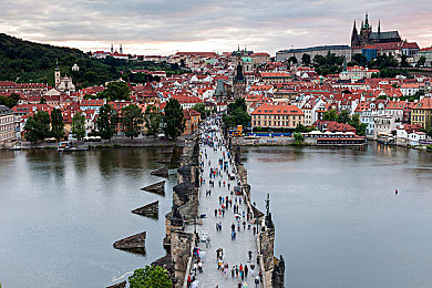 欧美美女与公猪交：极限赛车新作深度解析，硬核改装与反差美学的竞速盛宴-4