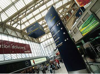 绿巨人404：驾驭失控钢铁巨兽，在数据风暴中撕裂废土狂飙-3