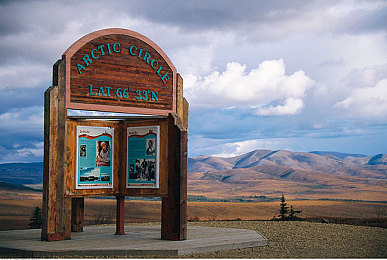 2023黄色APP：雷霆疾驰，未来都市的流光幻影之旅-2