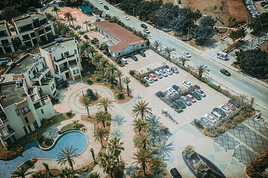 真人打扑克又疼又叫：《狂飙赌徒》今日上线，融合卡牌竞速的双重刺激