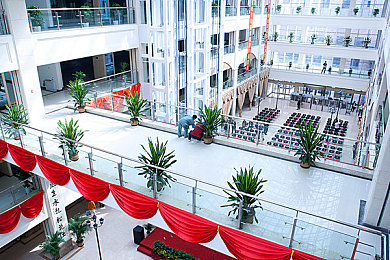 男生和男生一起差差差下载：兄弟并肩极速狂飙，双人竞速新作今日引爆合作对决热潮-2