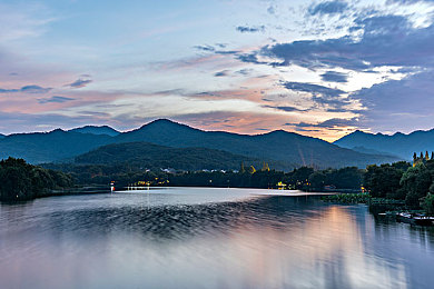 国精产品乱码一区一区三区四区：极速狂飙赛道密码解析，分区挑战与调校攻略全揭秘-3