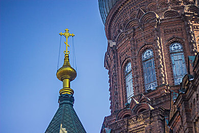 国产免费乱伦：家族策略新作引热议，伦理抉择与权力平衡的虚拟试炼-4