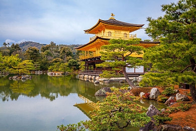 污污的软件：硬核改装征服泥泞赛道，真实物理引擎重塑竞速乐趣