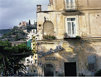 十大看黄APP：极速飞驰，光影交织的视觉艺术盛宴-2