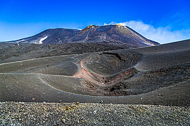 狼人访问紧急通知最新版2025年：极速狂飙暗藏身份，都市夜幕上演飞车追猎-2
