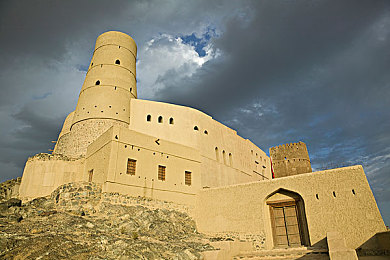 黄色软件app下载免费oppo版大全装扮：《极限改装王》中打造你的梦想座驾