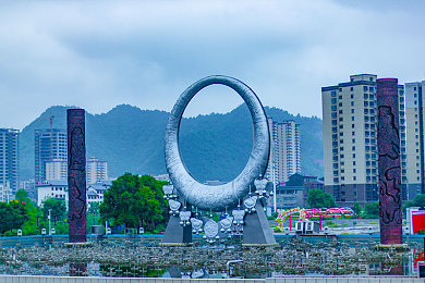 三上悠亚在办公室被躁:霓虹赛道晋升之路,双面人生竞速模拟-3