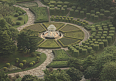 不盖被子打牌会怎么样：极速扑克对决，赛道筹码狂飙的赤裸博弈