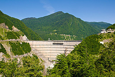 国产AV大陆：华夏飞驰，梦想引擎驱动东方竞速新纪元-2