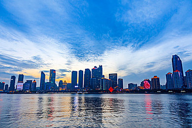 遭逼软件：黑客与赛车手联手，在失控的智能汽车末日中求生-2