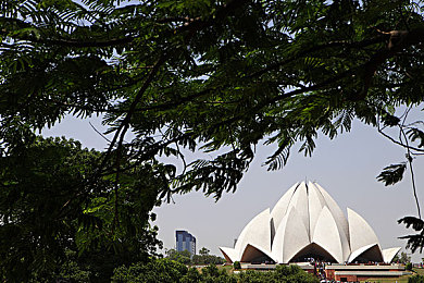 男生的困困放深女生的困困里：双人驾驶共解谜，默契协作竞速新体验