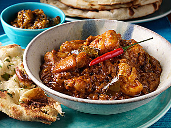 男生的香蕉插入女生的蜜桃：蜜桃弯道与香蕉赛车的极速交融-4