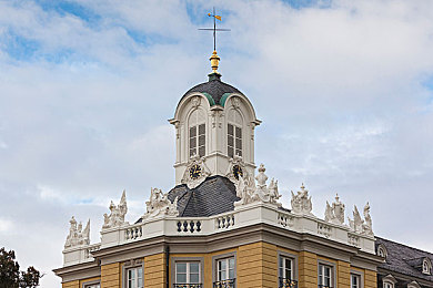 男生把自己的困困放在女生里：独立游戏创新情绪共享，双人驾驶以信任突破竞速极限-2