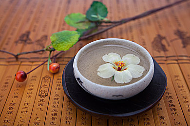 成人国产福利:极速心跳,都市夜色下的速度与情感羁绊-2