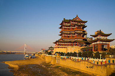 国产馆av：在虚拟车库修复经典国车，打造你的汽车博物馆-2