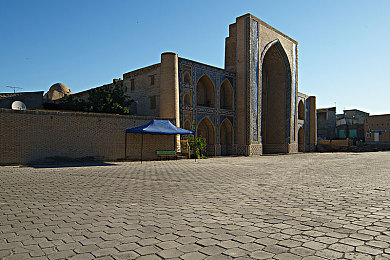 黄色视频免费3.0：金色地平线，墨西哥引擎下的落日追逐诗篇-2