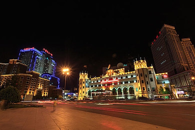 男生把困困放在女生里：极限梦游，双人协同驾驶的睡眠赛道挑战-5