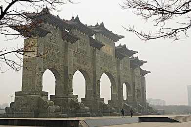 亚洲日韩中文一区：极速东方街头狂飙，征服东京首尔赛道，赢取专属红旗战车-2