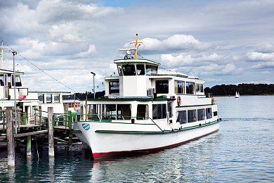 色欲av蜜桃:霓虹都市竞速新作发布,赛博朋克飙车体验全面解析-2