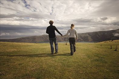 女式旗袍开襟打扑克做运动大众网：风华绝代旗袍牌局，东方美学与策略竞技的华美共舞-1