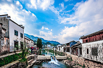 被男人捏奶头着玩调教:驾驭钢铁猛兽,体验极致调校,征服每一条赛道-2