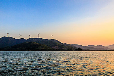 少妇与公豬交XXXX：荒野求生，原始部落与生态挑战的生存博弈-3