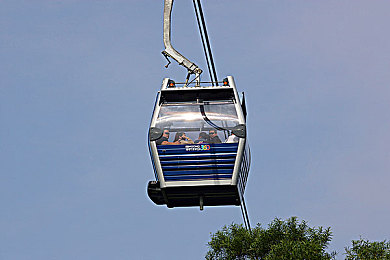 国产手机av电影：极速光影，用像素镜头捕捉赛道决定性瞬间-2