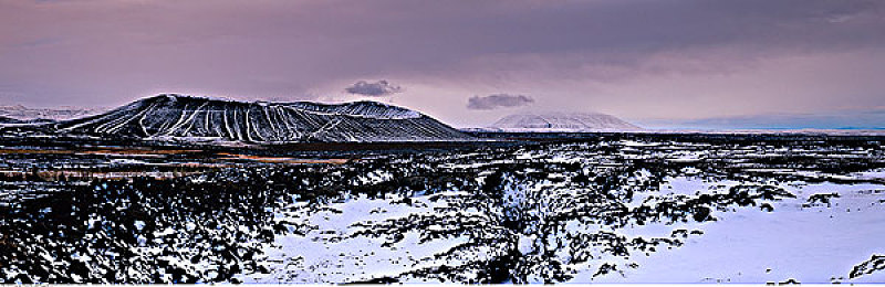 婌女BBwBBwBBwBBw：复古像素赛车新作登场，硬核改装与极速对决点燃怀旧激情-3