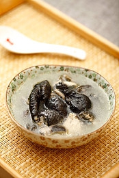 机机对机手机免费下载版2024：2024未来机甲竞速手游上线，自定义改装与极速狂飙引爆移动端-2