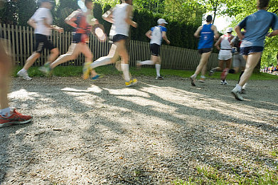 a片AV：《极速狂飙AV》正式发售，以顶尖视听与硬核物理重塑拟真赛车体验-2