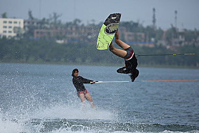 残虐 极端 疼痛 拳 极端的来源及影响：硬核格斗新作深度解析，暴力美学背后的玩家心理与设计博弈-4
