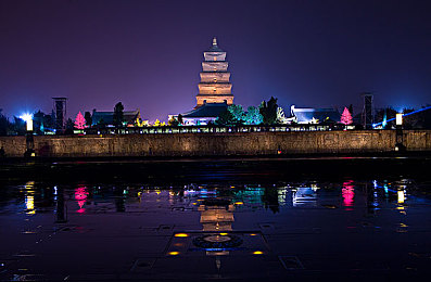 男人和女人在床的app软件：虚拟伴侣的竞速协奏，共享空间的驾驶革命-2