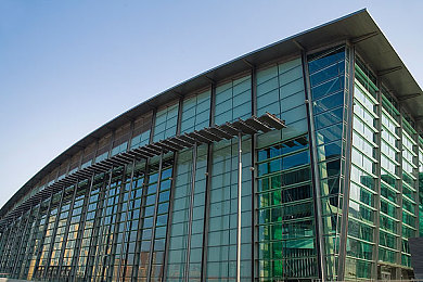 中国妞卖女婬BBw:霓虹魅影疾驰,女性车手制霸街头赛车世界-2