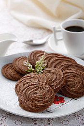 亚洲日韩国产一区二区三区：漂移手感与道具竞技，解析赛车游戏中的东亚设计哲学