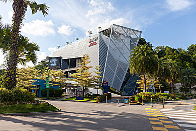 julieann和juliaann区别:竞速双生,拟真纪元与炫技狂飙的赛道哲学对决-2