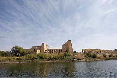 黄色APP3.3.0：揭秘赛博都市非法改装车竞速背后的数据阴谋与冒险攻略-2