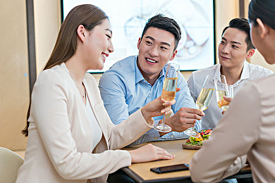 亚洲gv：霓虹街巷，东方极速，都市赛车风云录