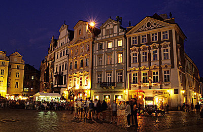 色多多污片多多:霓虹飞驰,尘埃荣耀,速度拼图全境加速-3