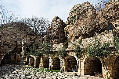 肏逼app:移动竞速新作深度测评,硬核改装与公平竞技成亮点-2