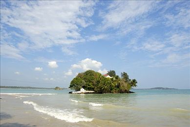 后进圆润翘臀:空气动力学曲线,虚拟工艺与速度美学的墨西哥交响诗-1