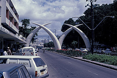 白萌酱喷水：竞速游戏战术革新，环境交互成为职业赛场新变量-2