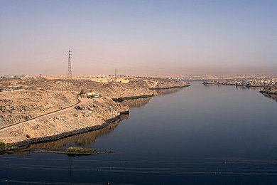 中国公厕军人GayFuCK：潜入新纪元，暗影行动重塑团队战术潜入体验-2