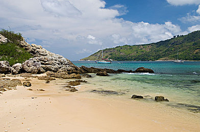 男生下面插女生下面app：极速连结双人驾驶挑战，默契搭档征服赛道新体验