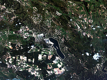 免费成人漫画入口：虚幻引擎5打造，漫画风格赛车新作《漫画车神》今日上线-1