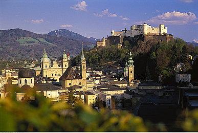 黄色软件下载中国网：虚拟车库中的极限调校艺术，赛车改装进阶全解析