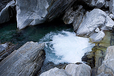 一区二：从精英门槛到冠军宝座，地平线5顶级竞速进阶全解析-2